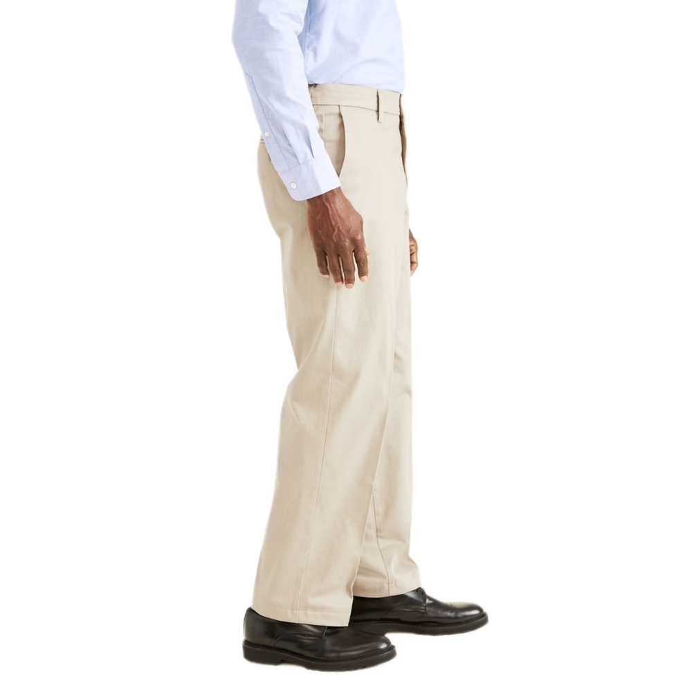 Men's Dockers Signature Khakis, Classic Fit, Flex comfort- Tan 32W X 30L - Picture 2 of 5